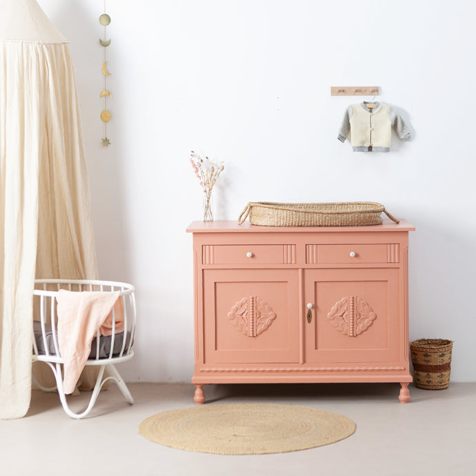 Lieve roze commode